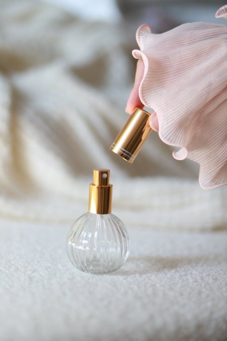 زجاجة عطر فارغة